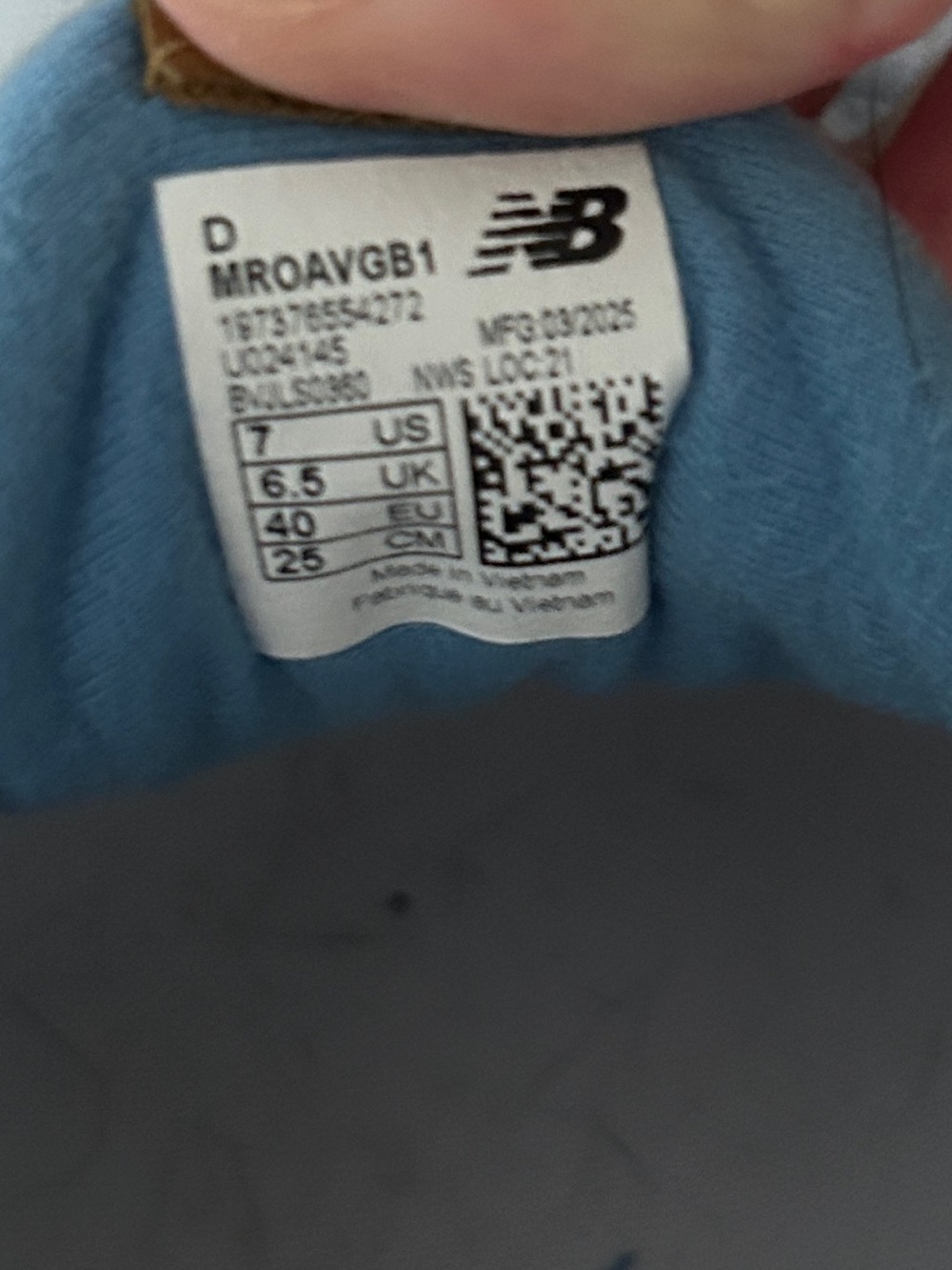 New Balance Shoes - Picture 2 of 5